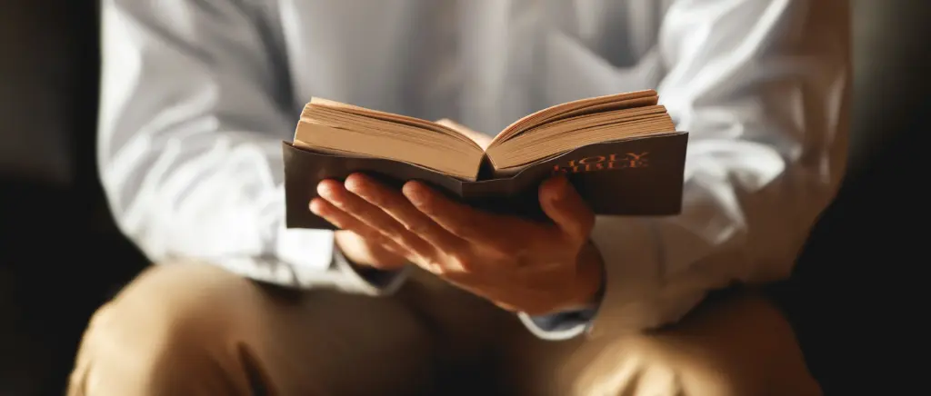 Men reading the bible