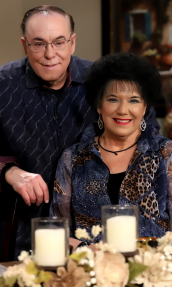 Pastor and Mrs Hagin iphone size